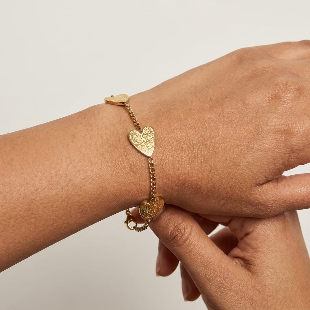 Ayatul Kursi Heart Charm Bracelet for Women – Islamic Stainless Steel Chain Bracelet in Gold Finish image 1